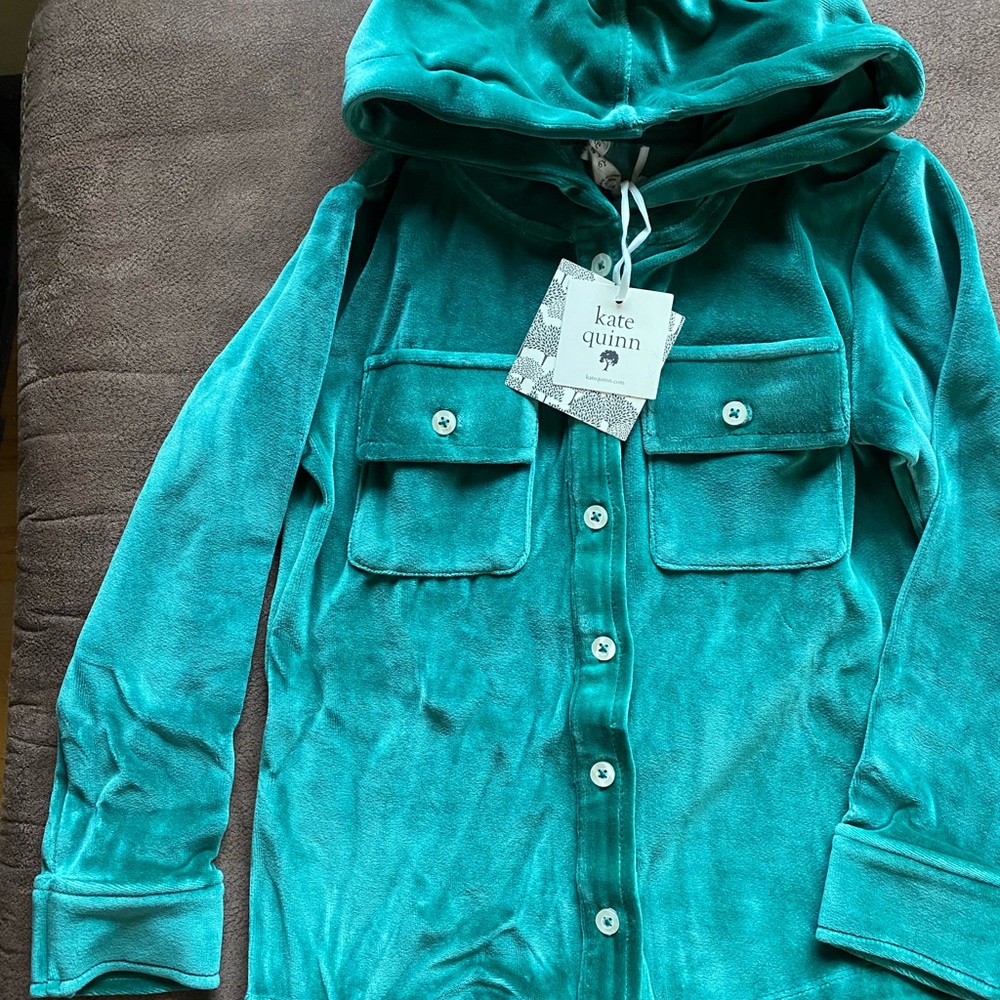 Kate Quinn 2T velour Mountain Pine Shacket